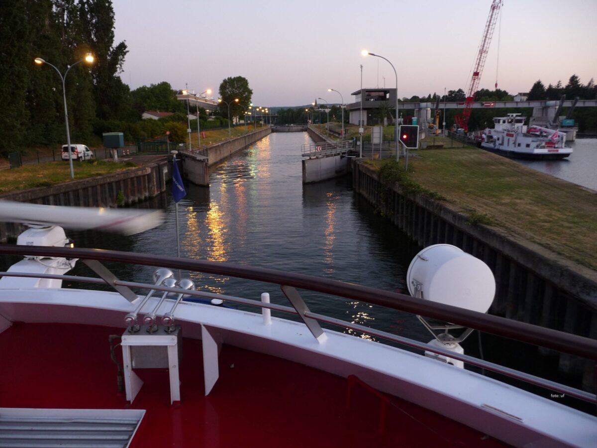 Schleuseneinfahrt auf der Seine